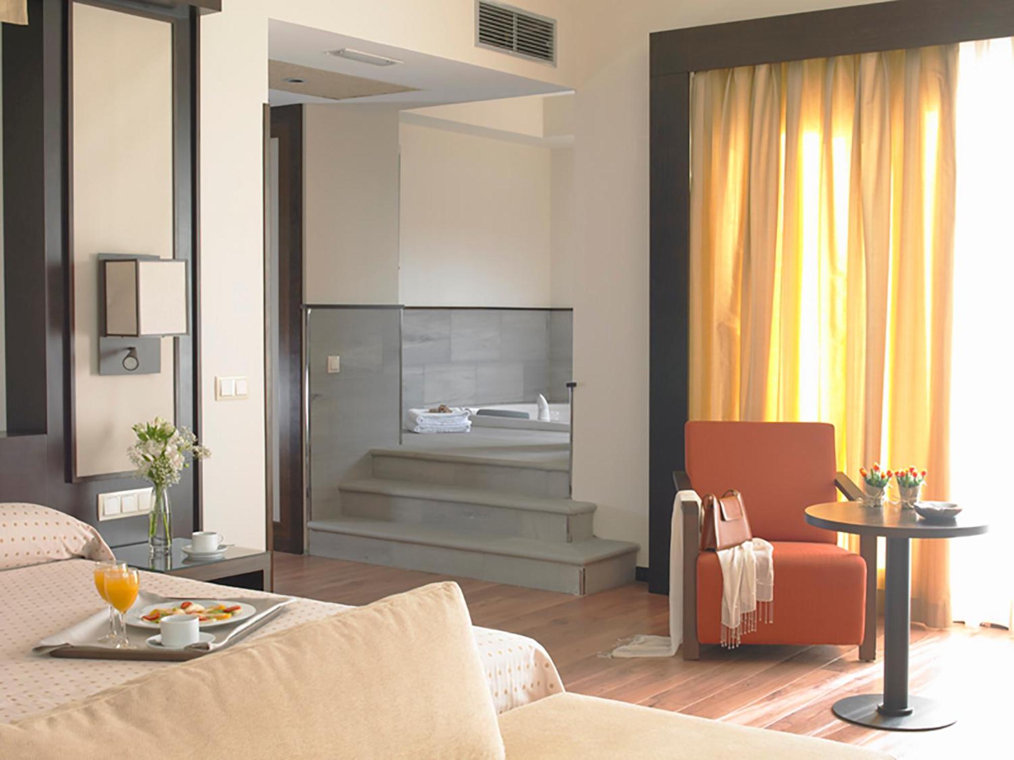 Hotel Isla De La Garena Alcalá de Henares Zimmer foto